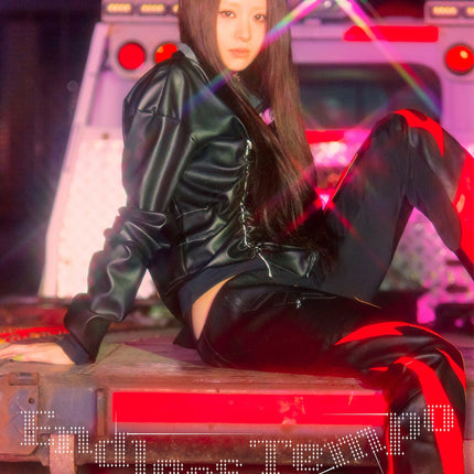 DICON VOLUME N°32 LE SSERAFIM ENDLESS TEMPO - Cover : LE SSERAFIM HUH YUNJIN TYPE B