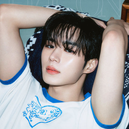 DICON VOLUME N°33 ALPHA DRIVE ONE - Cover : ALPHA DRIVE ONE JUNSEO TYPE B