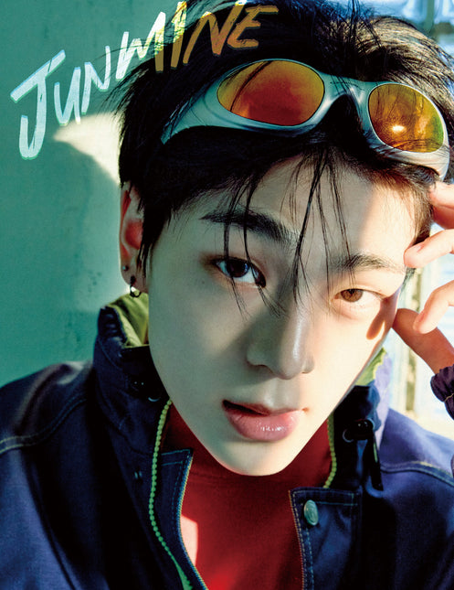 ESQUIRE PHOTOBOOK : JUNMINE - Cover : KIM JUN MIN TYPE B