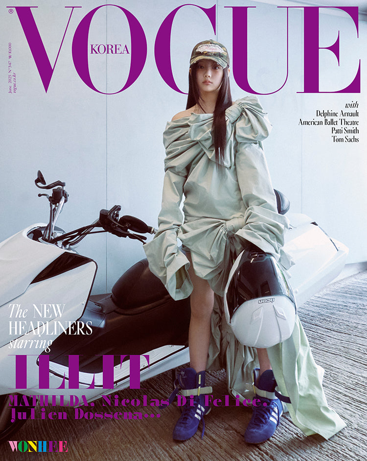 VOGUE　2冊 Kpop Album Wholesale VOGUE - [2025, June] - Cover : ILLIT WONHEE