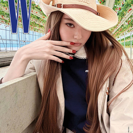 W Volume 5 - [2026, May] - Cover : MEOVV ELLA TYPE B